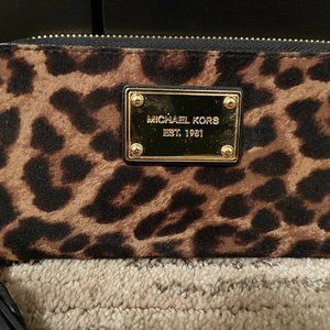 Michael Kors Wristlet Wallet